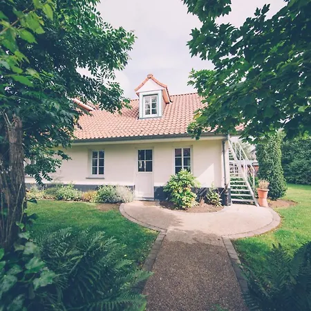 펜션 Fermette Les Ormes, 8 Personnes, Village