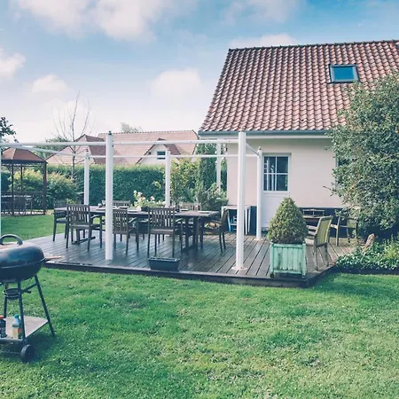 펜션 Fermette Les Ormes, 8 Personnes, Village