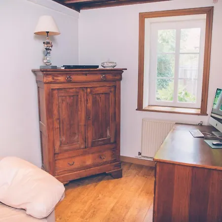 펜션 Fermette Les Ormes, 8 Personnes, Village *